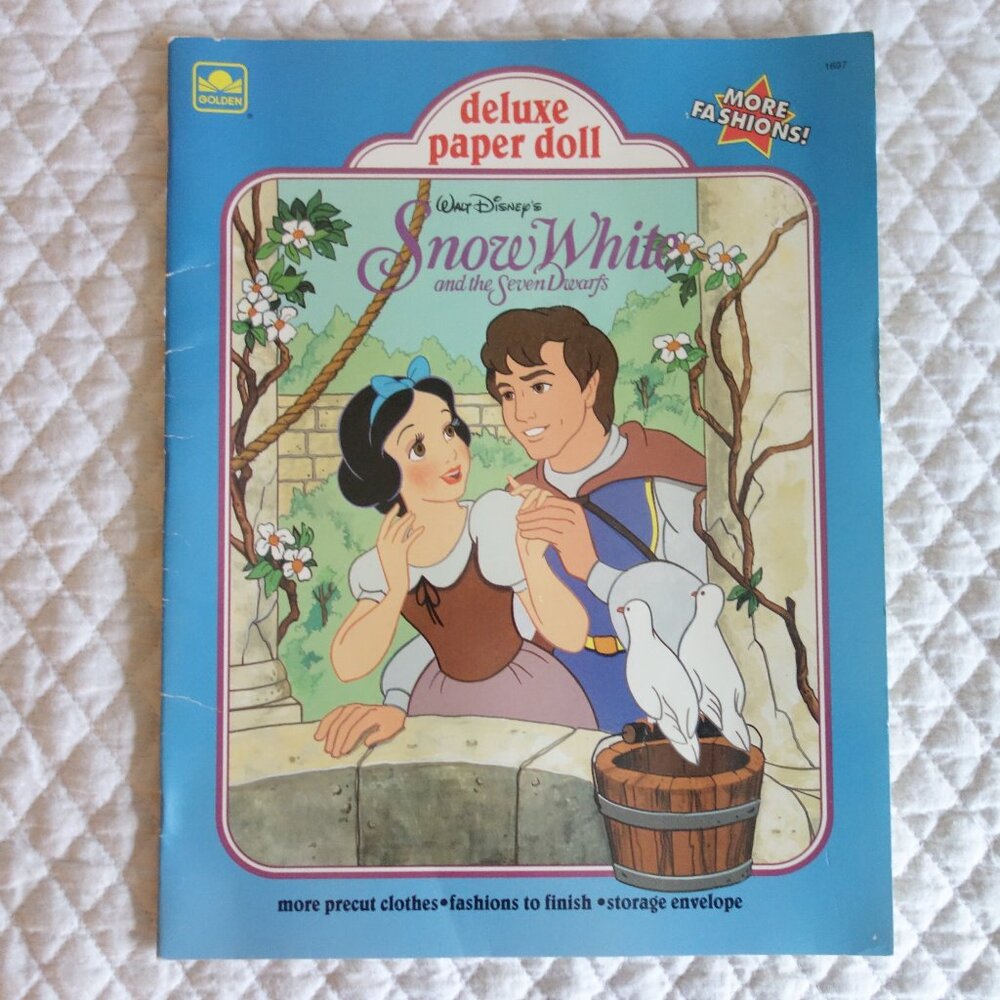 Vtg 1991 WALT DISNEY’S Snow White and the Seven Dwarfs Paper Dolls / Clothes - U